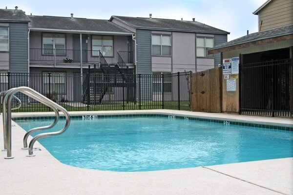 Woodland Creek in Corpus Christi, TX - Building Photo