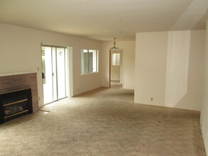 1256 San Carlos Dr in San Luis Obispo, CA - Building Photo - Building Photo