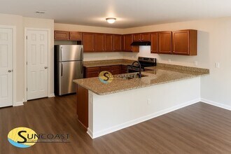 8013 Stuart Ave in Jacksonville, FL - Foto de edificio - Building Photo