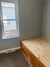 424 E 7th St, Unit 1 in Duluth, MN - Foto de edificio - Building Photo