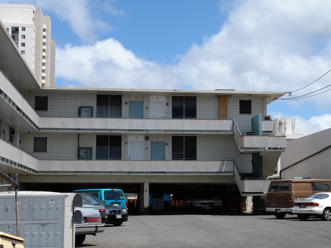 724 Kamuela Ave in Honolulu, HI - Building Photo - Building Photo