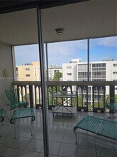 609 NE 14th Ave in Hallandale Beach, FL - Building Photo - Building Photo