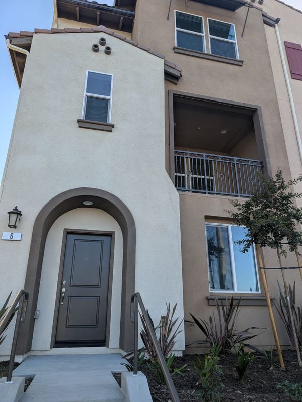 property at 2430 E Lincoln Ave