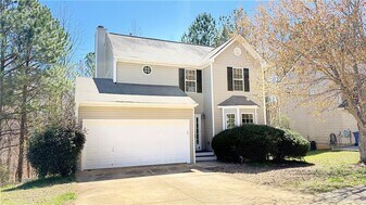 273 Bainbridge Cir in Dallas, GA - Building Photo