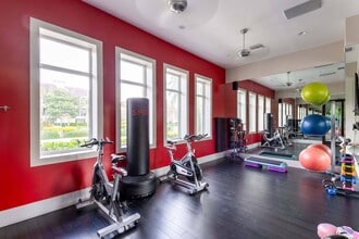 Altis Kendall Square in Miami, FL - Foto de edificio - Building Photo