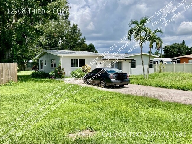 12908 Third St in Ft. Myers, FL - Building Photo - Building Photo