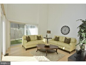 11 Greenview Ave in Princeton, NJ - Building Photo - Building Photo