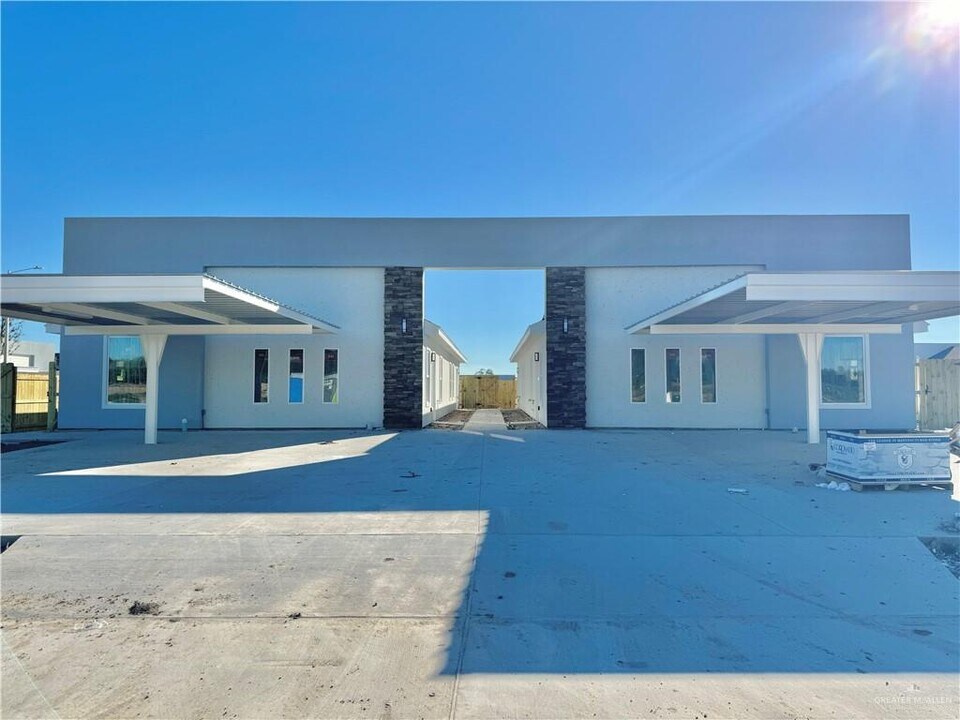 5601 Ozark Ave, Unit 1 in McAllen, TX - Building Photo