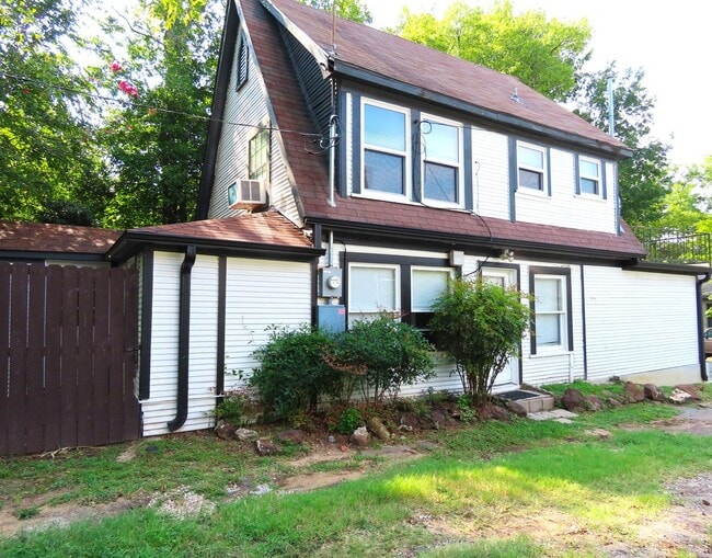 403 E Dodge St in Tyler, TX - Building Photo - Building Photo