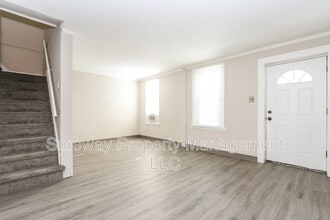 8 W 8th St in Marcus Hook, PA - Building Photo - Building Photo