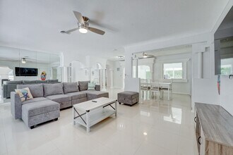 5451 NE 22nd Ave in Fort Lauderdale, FL - Building Photo - Building Photo