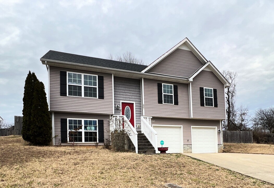 2941 Lily Way in Clarksville, TN - Building Photo