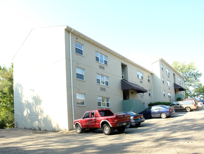 Perry Highway Apartments in Pittsburgh, PA - Building Photo - Building Photo