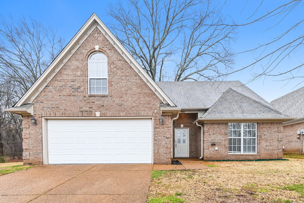 7882 Molly Meadow Cove in Walls, MS - Building Photo