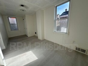 1611 Westmont Ave in Pittsburgh, PA - Building Photo - Building Photo