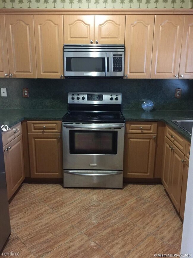 6081 W 24th Ave-Unit -# A in Hialeah, FL - Building Photo - Building Photo