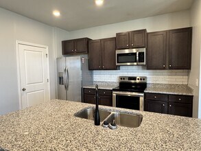 104 River Winding Rd in Jacksonville, NC - Building Photo - Building Photo