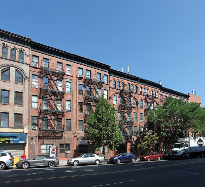 Hudson Piers in New York, NY - Building Photo