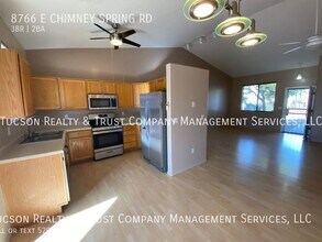 8766 E Chimney Spring Dr in Tucson, AZ - Building Photo - Building Photo