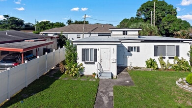 401 NW 16th Ave, Unit Apt N in Fort Lauderdale, FL - Foto de edificio - Building Photo