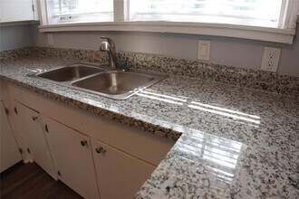 3320 Blodgett St in Houston, TX - Building Photo - Building Photo