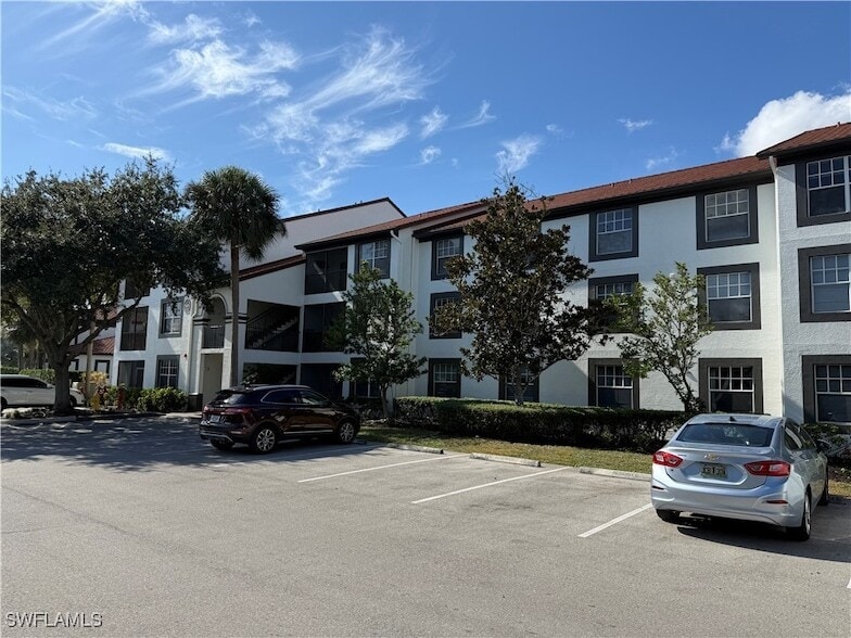 7985 Preserve Cir, Unit 1133 in Naples, FL - Foto de edificio