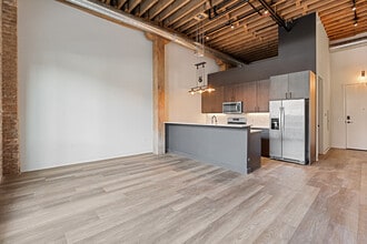 818 N Wolcott Ave in Chicago, IL - Building Photo - Building Photo