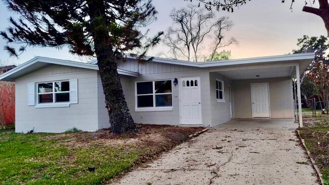 1436 Primrose Ln in Daytona Beach, FL - Building Photo - Building Photo