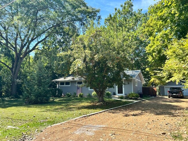 property at 2300 Highmoor Rd