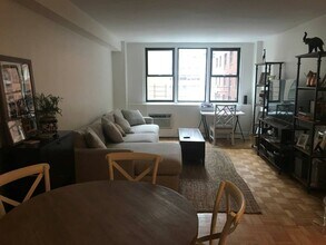 East 79th Street, Unit 8W in New York, NY - Building Photo - Building Photo