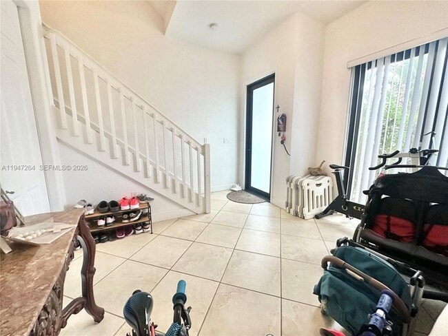 7743 SW 99th St in Miami, FL - Foto de edificio - Building Photo