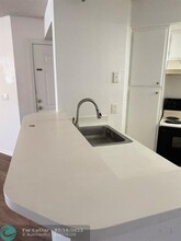 3350 Pinewalk Dr N in Margate, FL - Foto de edificio - Building Photo