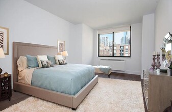 99 Battery Pl, Unit 204 in New York, NY - Foto de edificio - Building Photo