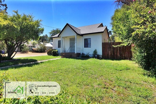 2214 Waldon St in Redding, CA - Building Photo - Building Photo