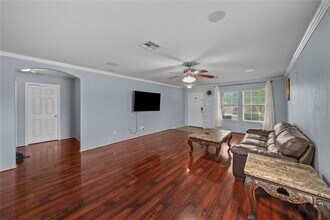 111 Lynn Crest Bend in Buda, TX - Building Photo - Building Photo