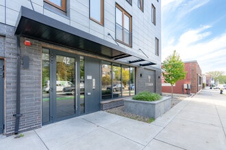 Ttoren | Modern Living. Naturally. in Allston, MA - Foto de edificio - Building Photo