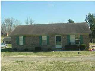 141 Springhill Dr in Bardstown, KY - Foto de edificio