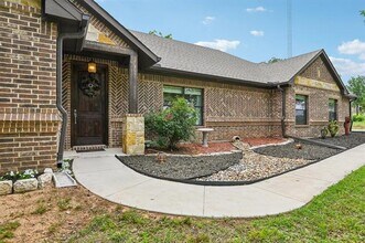 1389 Co Rd 3591 in Paradise, TX - Building Photo - Building Photo