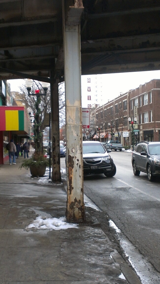 4655 N Lincoln Ave, Unit 2 in Chicago, IL - Foto de edificio - Building Photo