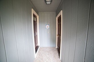 8835 SE Tiffany Ct in Clackamas, OR - Building Photo - Building Photo