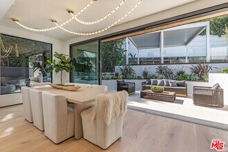1271 Sunset Plaza Dr in Los Angeles, CA - Building Photo - Building Photo