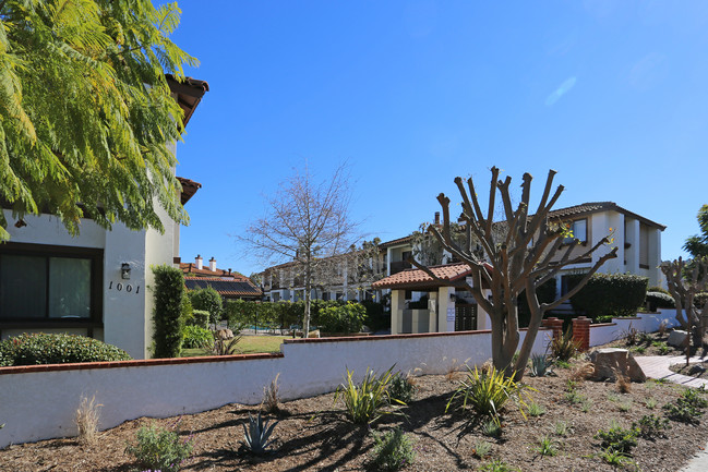 Villa Serena in El Cajon, CA - Building Photo - Building Photo