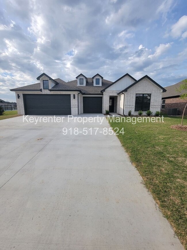 property at 3809 W Laredo St