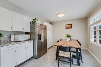 2340 Portsmouth Ct in Aurora, IL - Building Photo - Building Photo