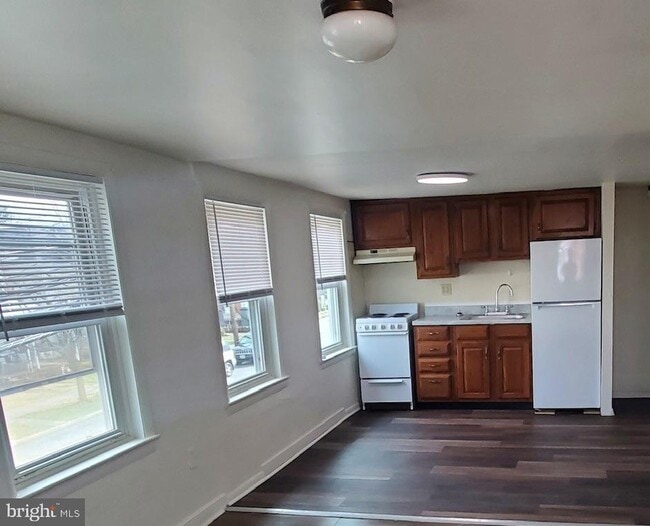 90 S Main St in Dover, PA - Building Photo - Building Photo