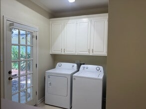 621 W Woodruff Dr in Baton Rouge, LA - Building Photo - Building Photo