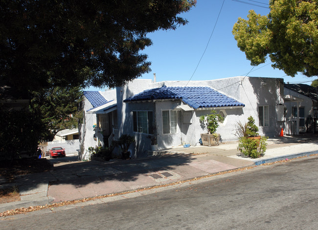 717 36th St in Richmond, CA - Foto de edificio - Building Photo