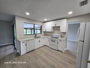 427 SE Galleon Ln in Port St. Lucie, FL - Building Photo - Building Photo
