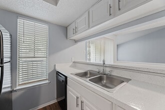 The Madeleine in Fort Worth, TX - Foto de edificio - Building Photo