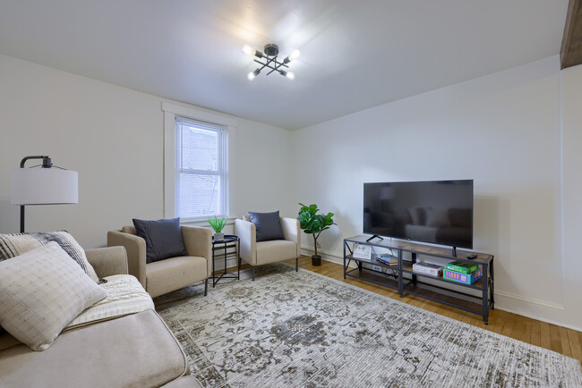 27 W James St, Unit Apt 3 in Lancaster, PA - Building Photo - Building Photo